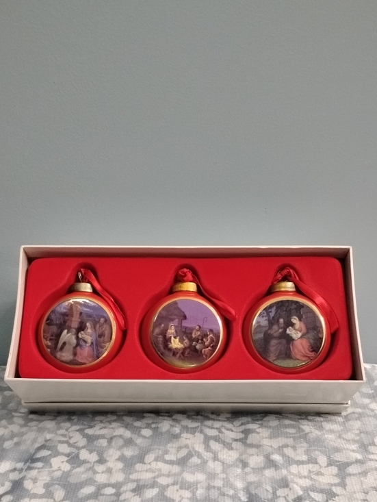 Source Unknown Other - ⭐Rare Vintage Christmas Ornaments 3 Pack Red& Gold Nativity Holiday Trio